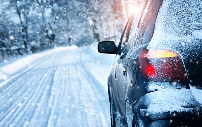 این ۱۲ چیز را هرگز در زمستان در ماشین جا نگذارید
